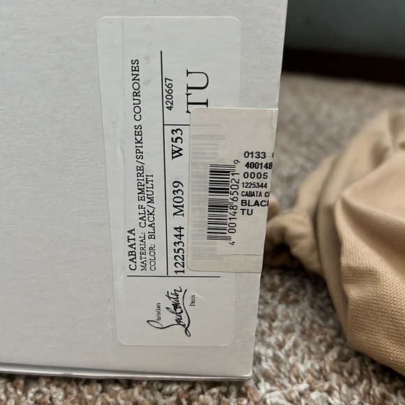 CHRISTIAN LOUBOUTIN - Cabata Empire Spike Courones Studded Leather Tote - Large - Picture 11 of 12